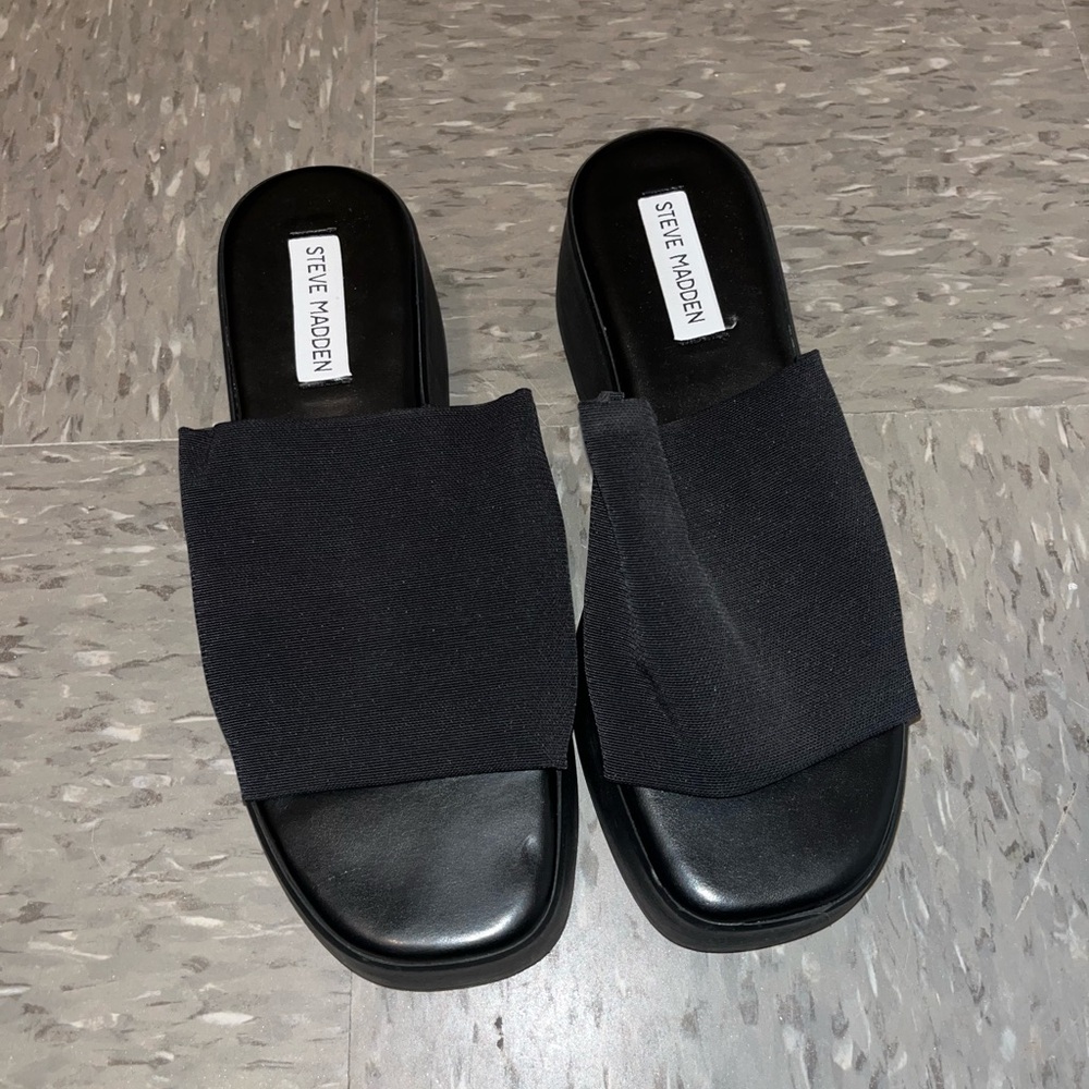 Steve Madden slinky 30 sandal